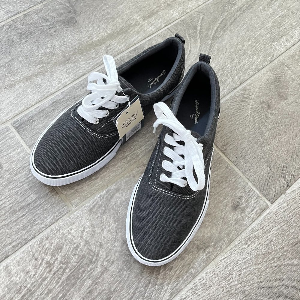 NWT Women's Molly Vulcanized Lace-Up Sneakers - Universal Thread Black All Size